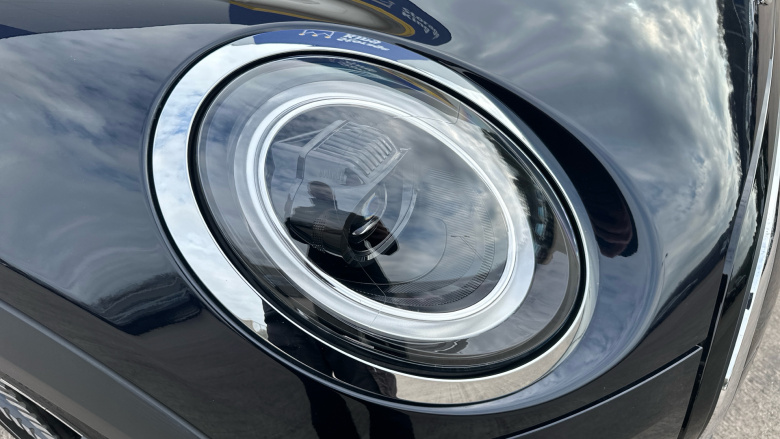 MINI Hatchback 1.5 Cooper Exclusive Premium 3dr Auto Petrol Hatchback